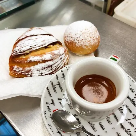 Couette-café Alma Adry Naples