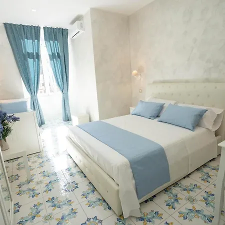 Alma Adry Naples